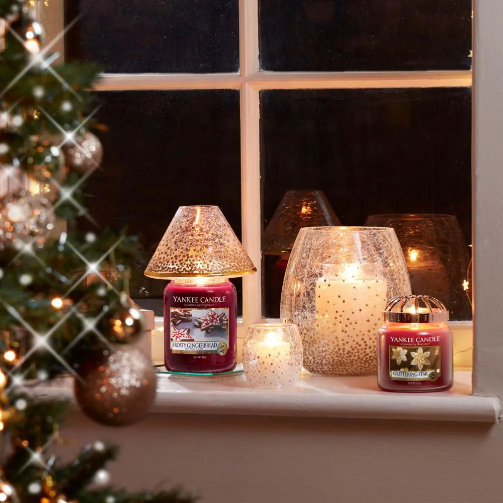 Yankee Candle Frosty Gingerbread Large Jar Extra Image 3