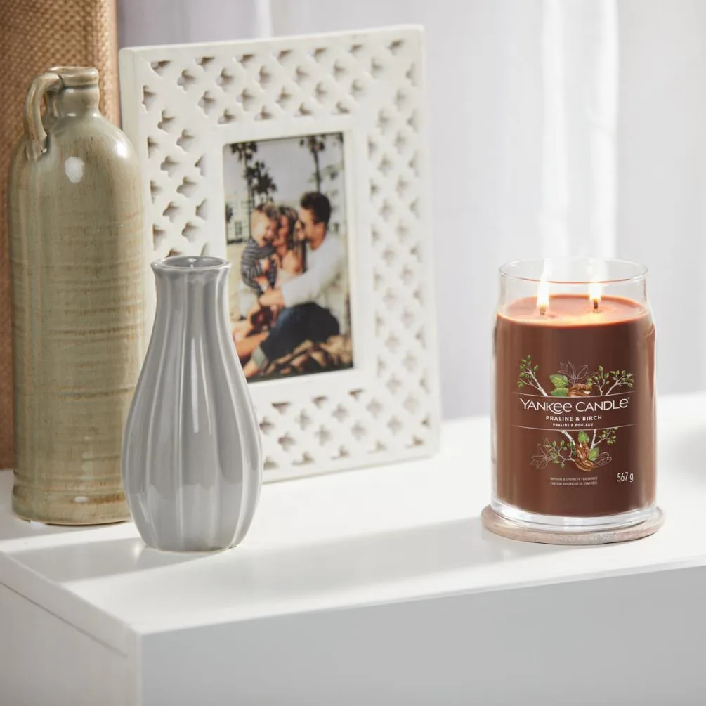 Yankee Candle Praline & Birch Large Jar Extra Image 1