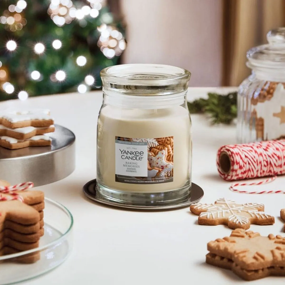 Yankee Candle Baking Memories Medium Jar Extra Image 1