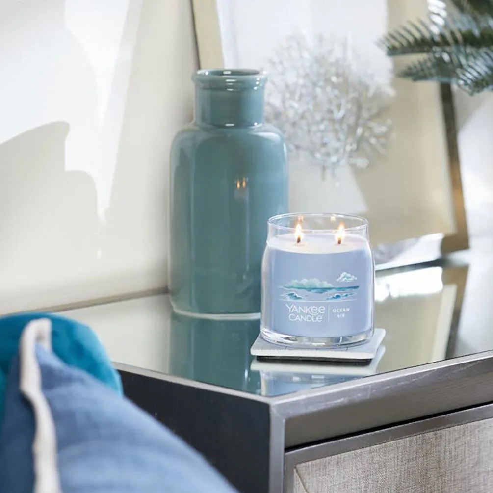 Yankee Candle Azure Sky Medium Jar Extra Image 2