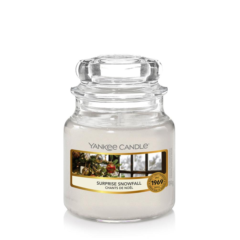 Yankee Candle Surprise Snowfall Small Jar (1629498E) - Candle Emporium