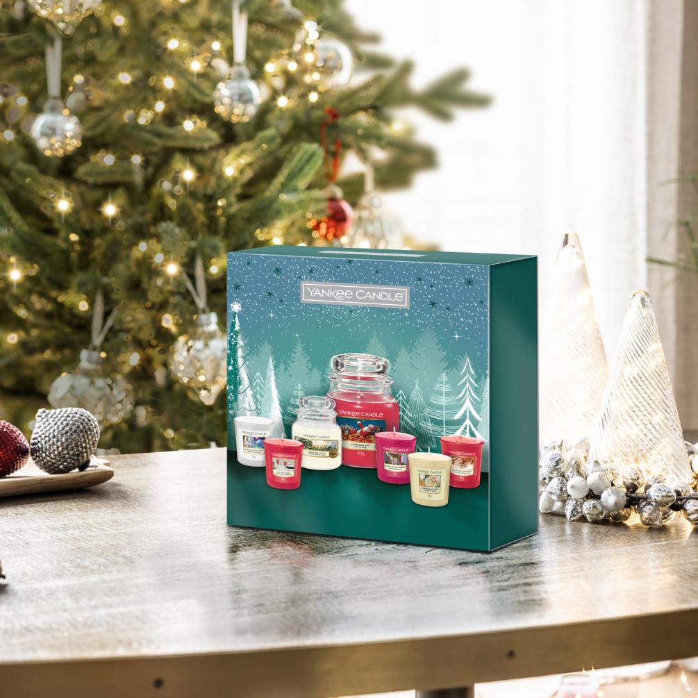 Yankee Candle Wow Festive Christmas Gift Set 1754908E Candle Emporium