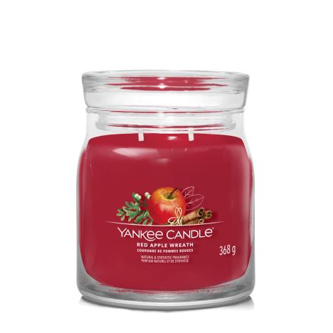 Yankee Candle Red Apple Wreath Medium Jar  £17.49